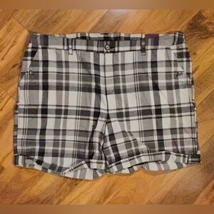 Women’s Plaid Lane Bryant Shorts - Black / White Size 28 New With Tag